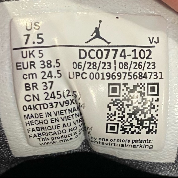 Nike Air Jordan 1 Low Shoes 'Dark Gray' Sail White DC0774-102 Womens Size 7.5 - Picture 2 of 7